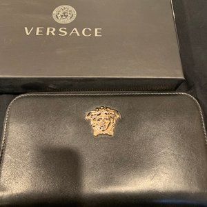 VERSACE Medusa Palazzo zip wallet